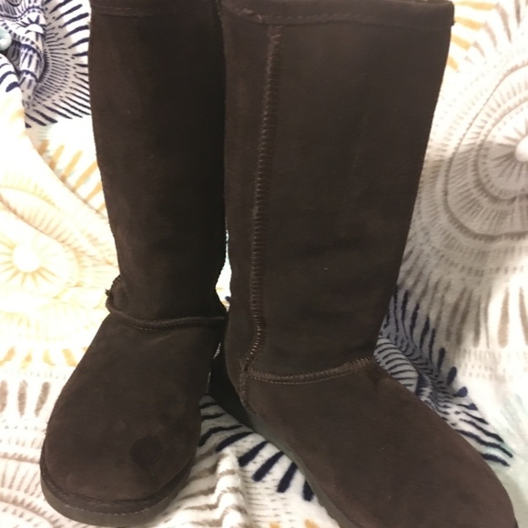 Xhilaration Shoes - Chocolate Brown Suede Furry Boots Size 8